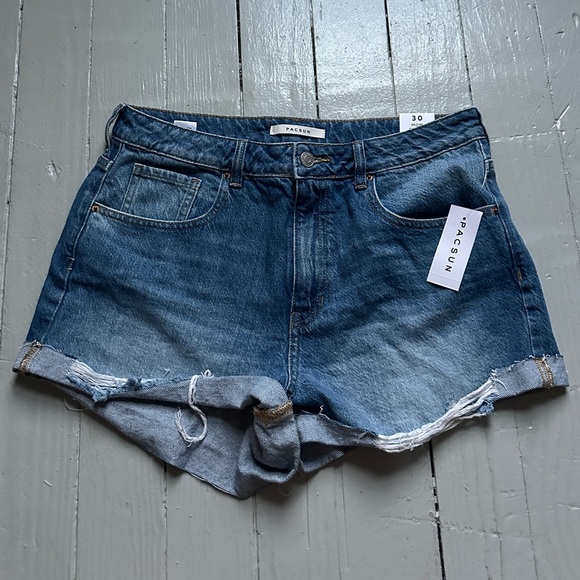 NWT Pacsun - Blue Dark Wash Mom Jean Shorts - Picture 2 of 4